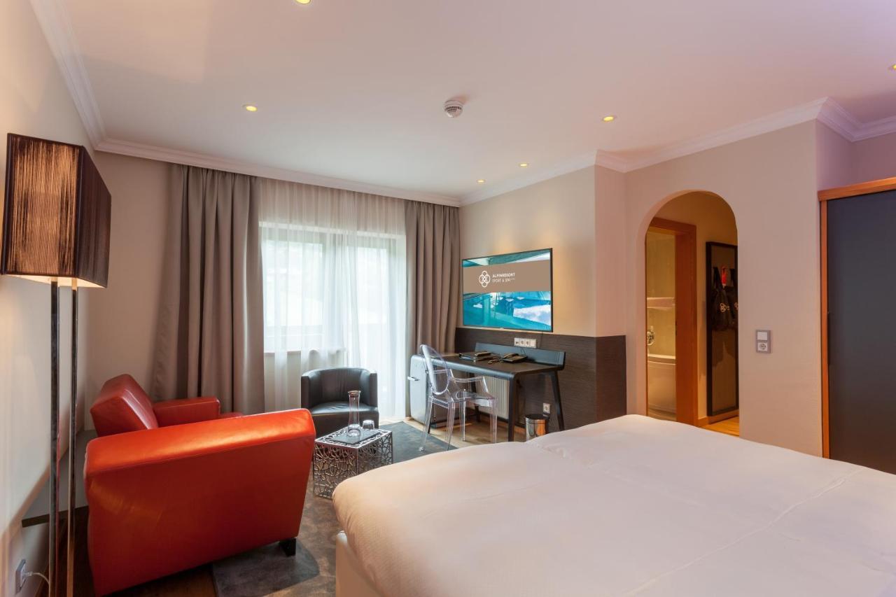 Alpinresort Valsaa - Sport & Spa Saalbach-Hinterglemm Eksteriør bilde