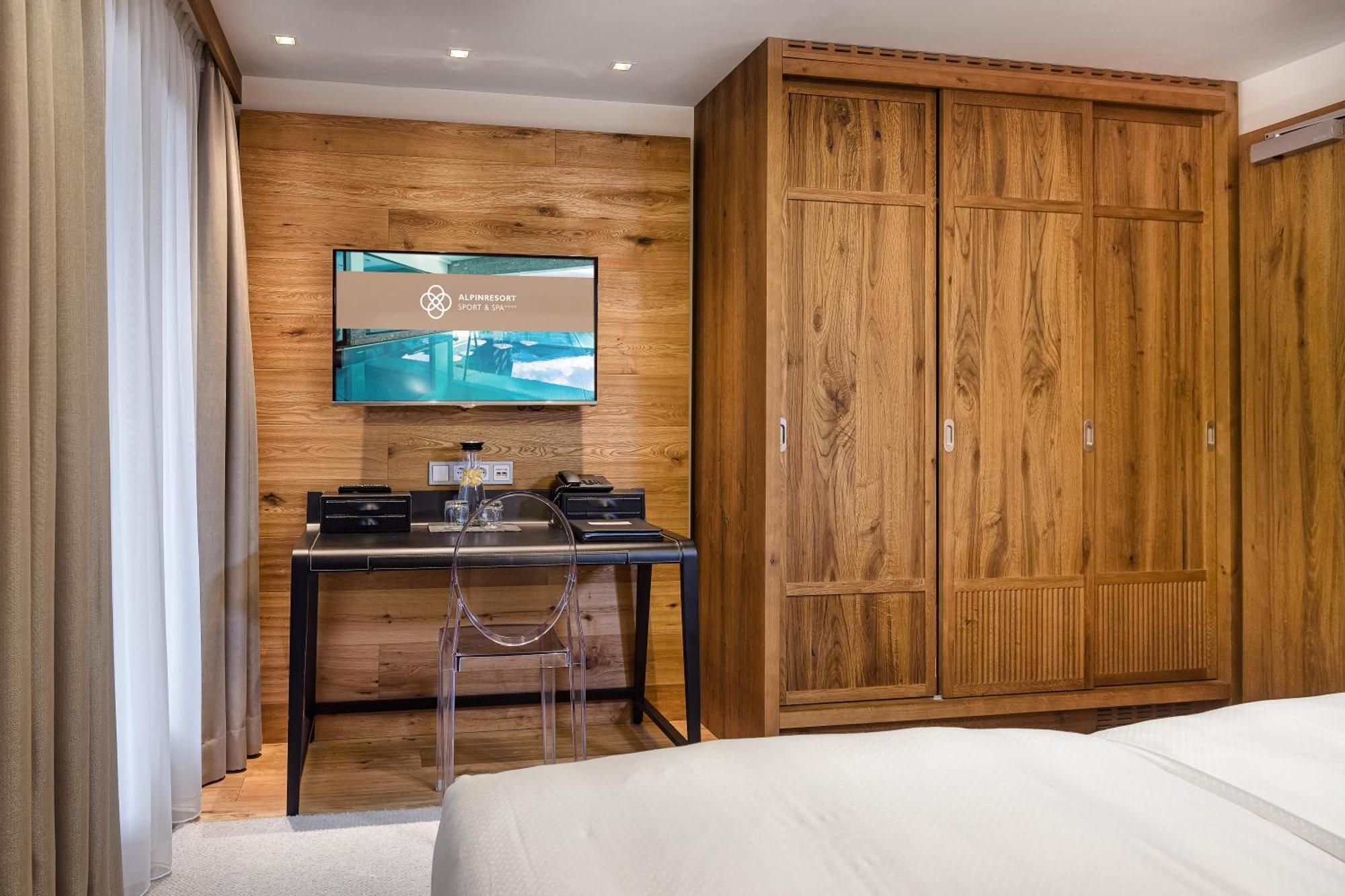 Alpinresort Valsaa - Sport & Spa Saalbach-Hinterglemm Rom bilde